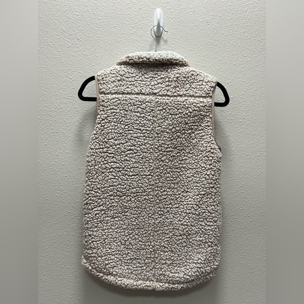 Thread and Supply Sherpa‎ Vest - Picture 3 of 8